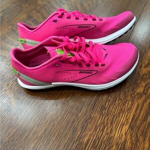 Brooks Pink Athletic Shoes Lightweight Design